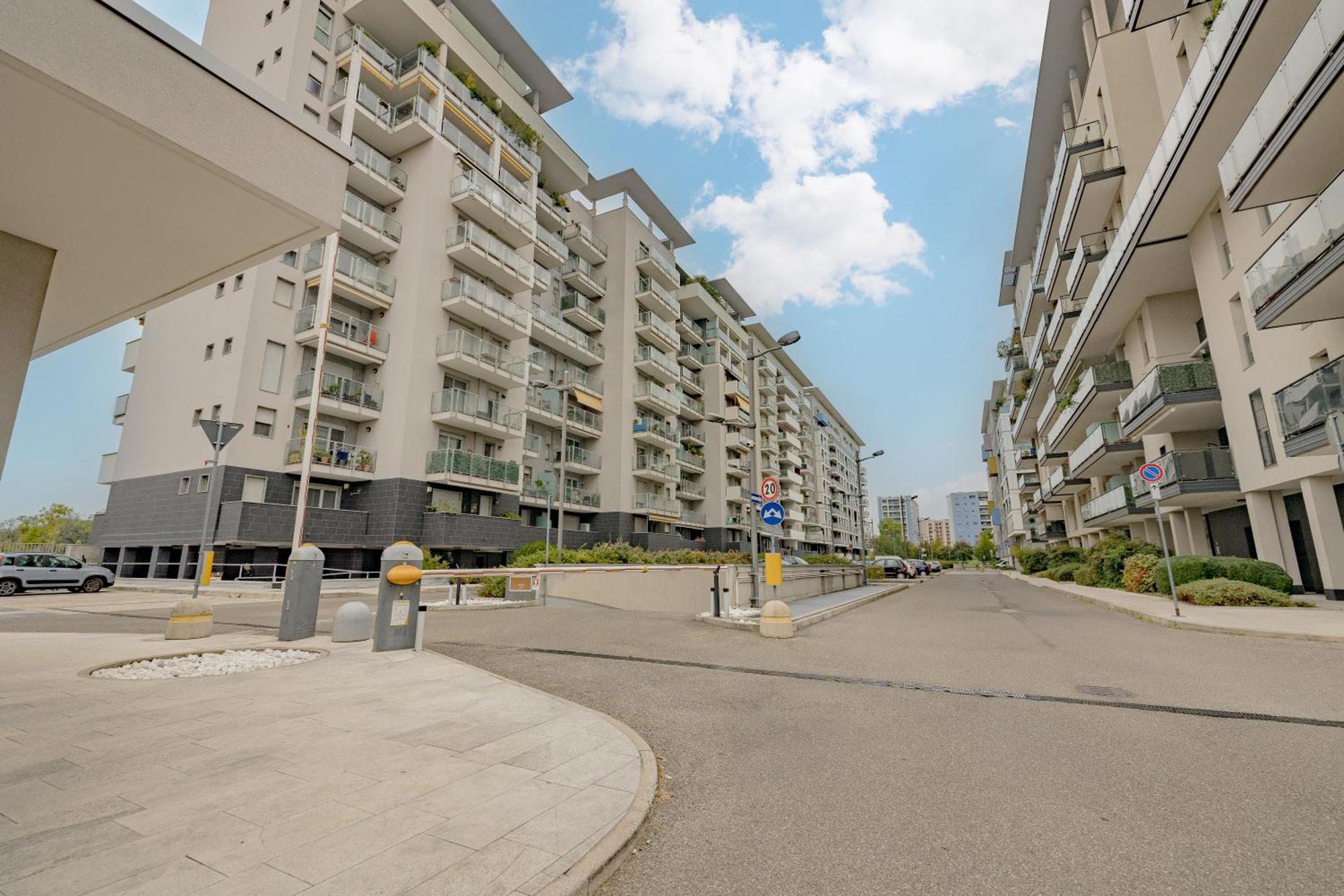 Skyline Milano-terrazza E Box Auto Esclusivo Milan